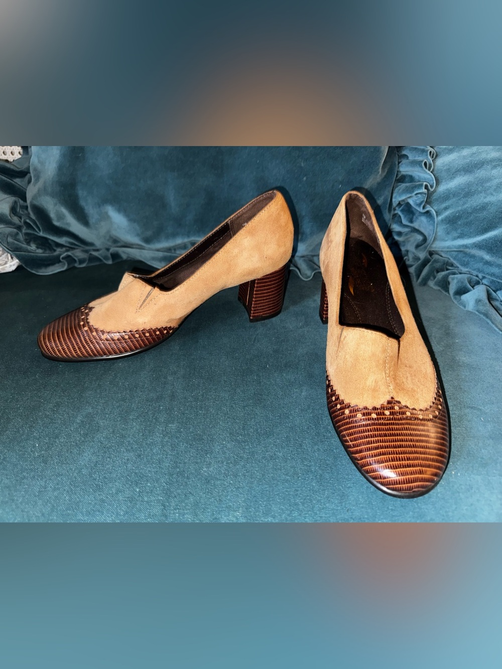 AEROSOLES Tan Suede Pumps with Brown Textured Toe & Block Heel - Size 7
